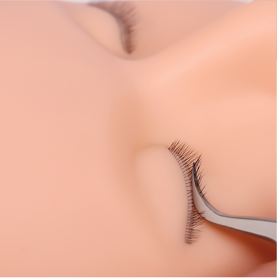 Силиконовый тренировочный мане – обзор и цена Eyelash Extension Model